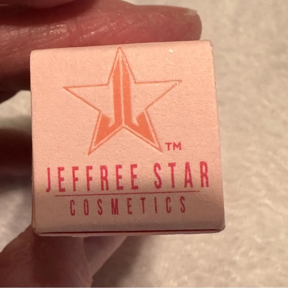 Velvet Trap Laced Cake Lipstick by Jeffree Starr